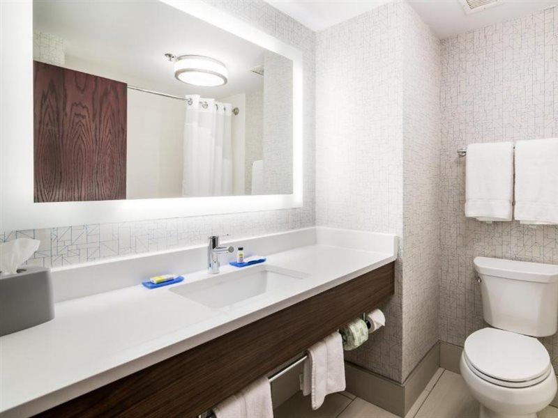 Holiday Inn Express - Plymouth By Ihg מראה חיצוני תמונה
