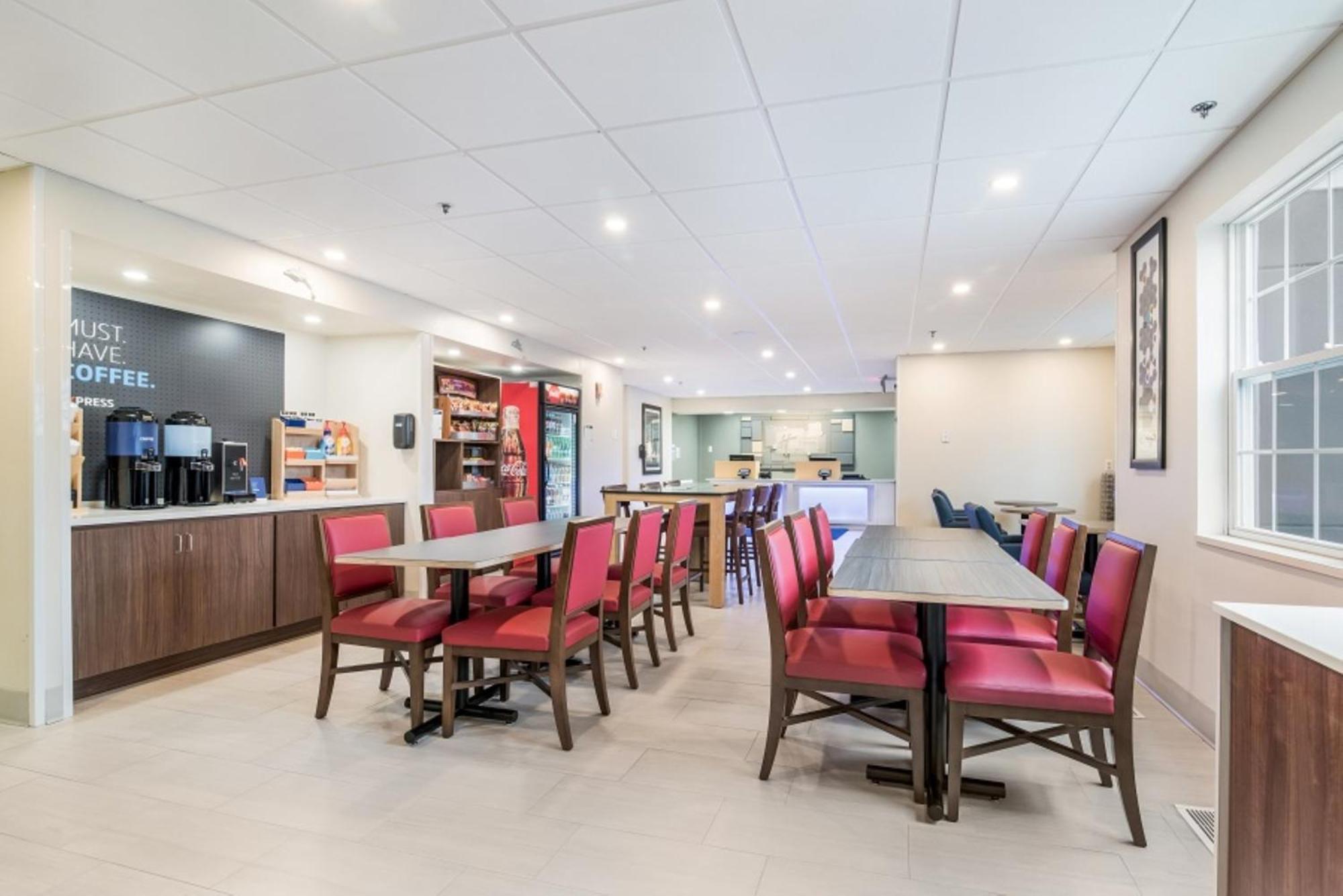 Holiday Inn Express - Plymouth By Ihg מראה חיצוני תמונה